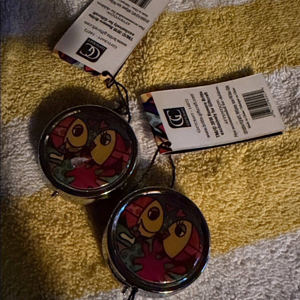 Romero Britto with red, yellow blue pillbox. Rare! - Picture 7 of 8